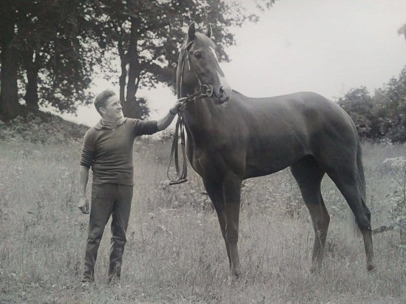Franz Nutz på Hvidegården med sin øjesten, Clarion King. Foto: Burt Seeger.