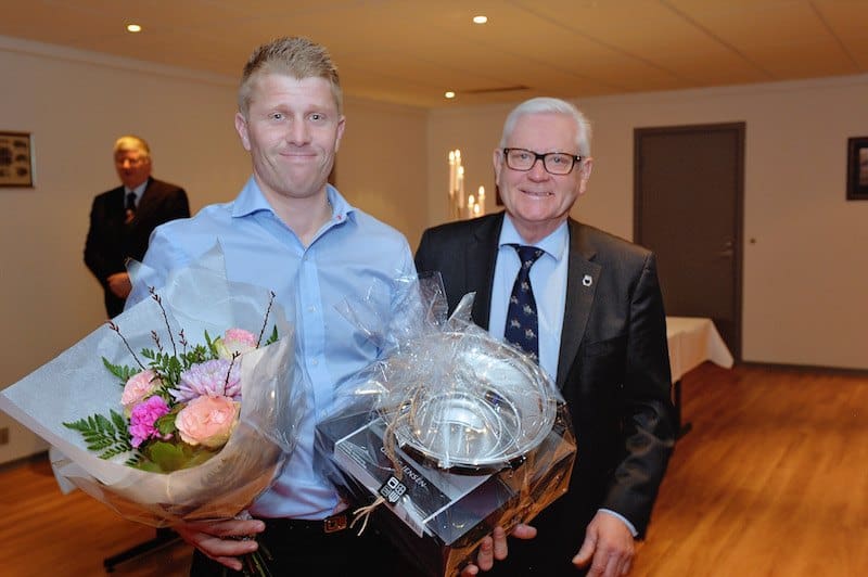 Nicolaj Stott sammen med Fyns Galopklubs formand, Gert Larsen. Foto: Gorm Johansen / Gormfoto.dk