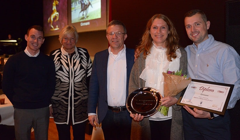 Kredsen bag Jyllandsløbsvinderen Ginmann, der tog prisen som Årets 3-årige Hest. Foto: Lasse Jespersen / Hestesportens Galla.