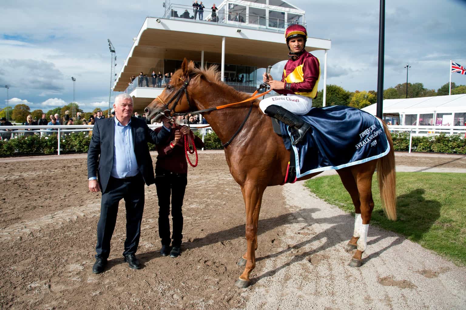 Bent Olsen med Lone Kaj-Nielsens Red Cactus. Foto: Elina Björklund / Svensk Galopp.