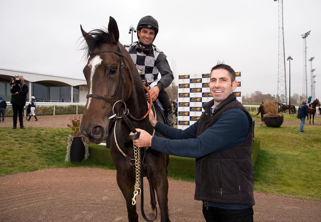 Padraig Long med Barberiba og Elione Chaves. Foto: Elina Björklund / Svensk Galopp.