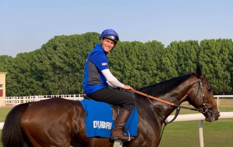 Oliver Wilson på hesteryg i Dubai.