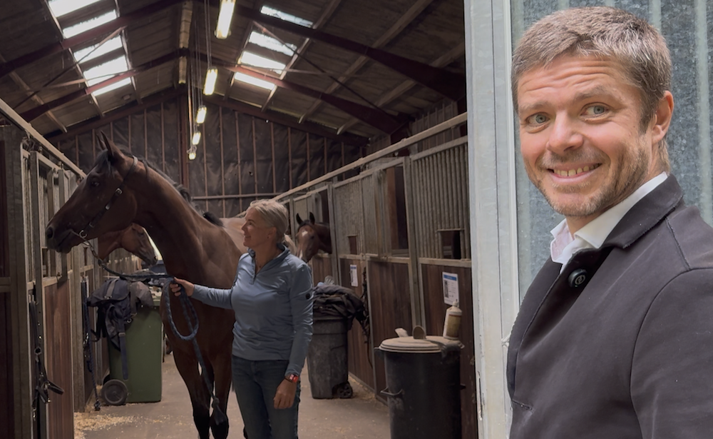Hasse Nilsson, Bettina Andersen og King To Be. Foto: GalopSport.