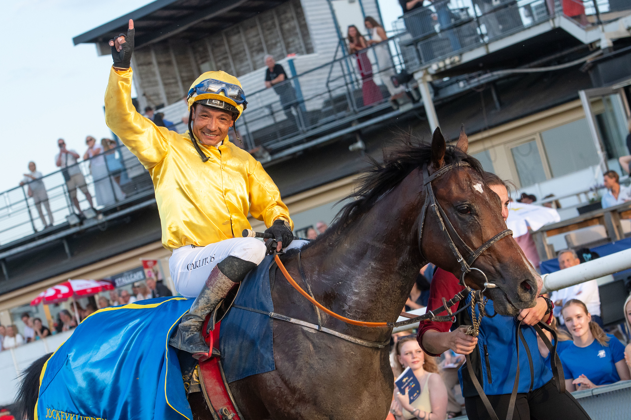 Doc Holliday og Carlos Lopez efter sejren i Jockeyklubben Svenskt Derby 2026. Foto: Stefan Olsson / Svensk Galopp.