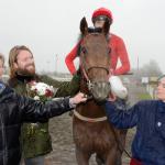 Wido Neuroth og Tom Erik Kjeseth modtog Diamant og Jan-Erik Neuroth efter den sidste sejr i 2012 på Jägersro. Foto: Stefan Olsson / Svensk Galopp.